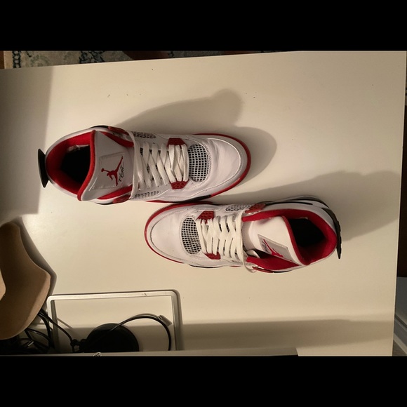 Jordan’s 4s Fire reds